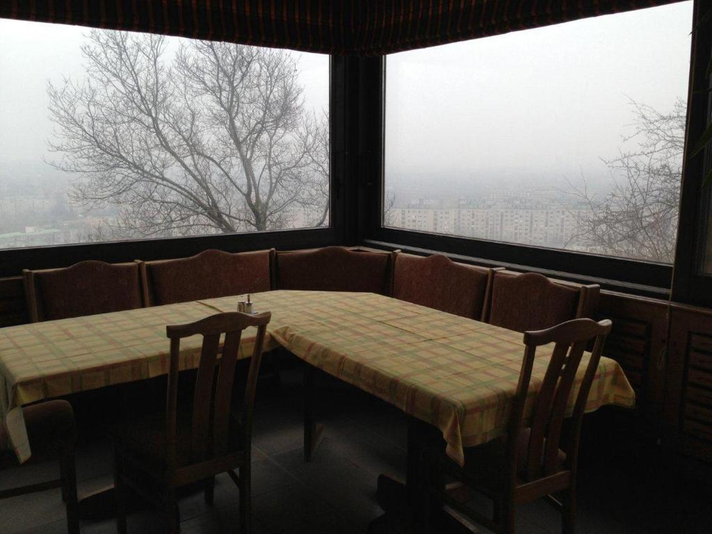 Panorama Panzio Bed & Breakfast Tatabanya Bagian luar foto