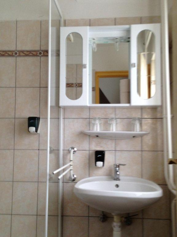 Panorama Panzio Bed & Breakfast Tatabanya Ruang foto