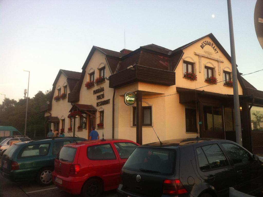Panorama Panzio Bed & Breakfast Tatabanya Bagian luar foto